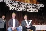 Král místních bílých vín Petr Šrámek (vlevo) z Hodonic a král místních červených vín J. Vašina z Tasovice pro rok 2007.
