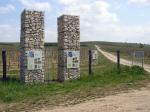 Kamenné sloupy tvoří vstupní bránu do viniční trati Stará hora.