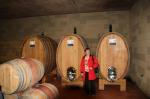 Sklep vinařství Corzano e Paterno, dřevěné sudy o objemu 25 hl. Foto J. Herzán.