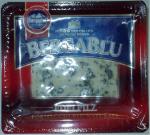 Balení sýru Bergablu - přírodní sýr s modrou plísní uvnitř hmoty.