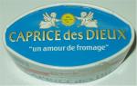 Krabička sýru „Caprice des Dieux – přírodní sýr s plísní na povrchu“.