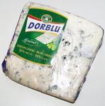 Krabička sýru „Dorblue“.