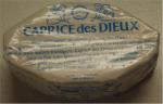 Balení sýru „Caprice des Dieux - přírodní sýr s plísní na povrchu“.